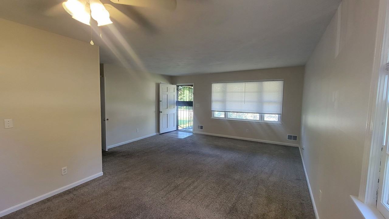6101 Shadow Run Rd - Photo 2 of 13