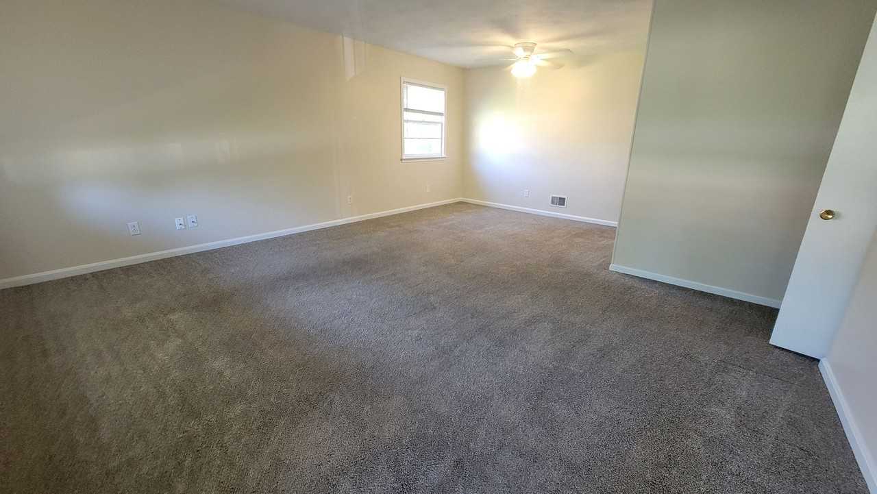 6101 Shadow Run Rd - Photo 3 of 13