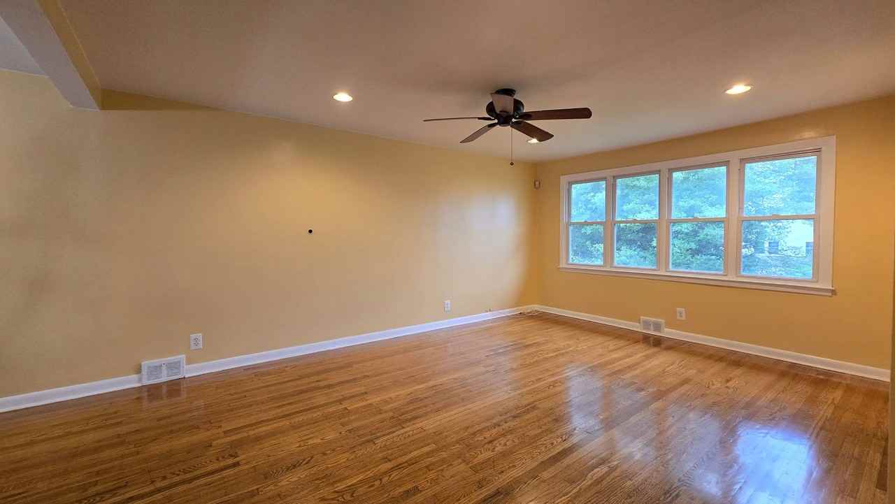 5319 Frosthoffer Ave - Photo 5 of 19