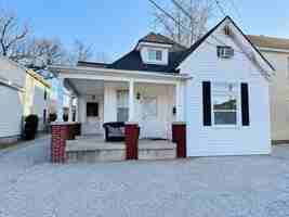 featured image of 424 Woodland Ave #B