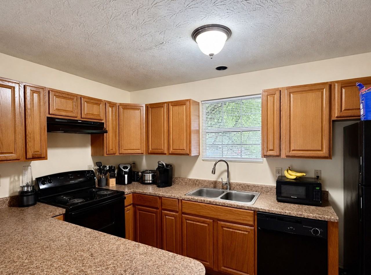 424 Woodland Ave #B - Photo 3 of 11
