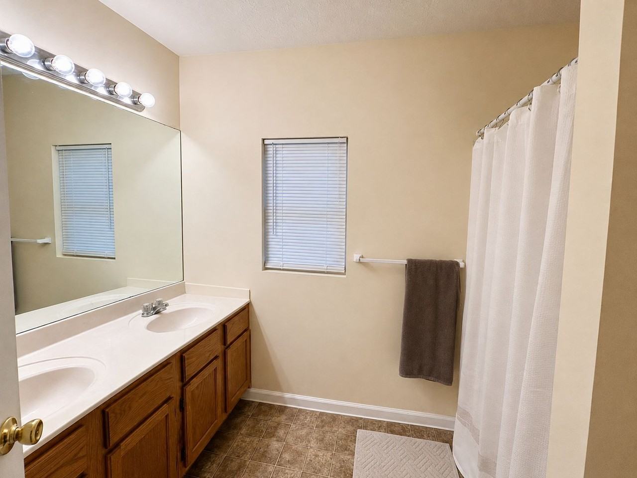 424 Woodland Ave #B - Photo 5 of 11