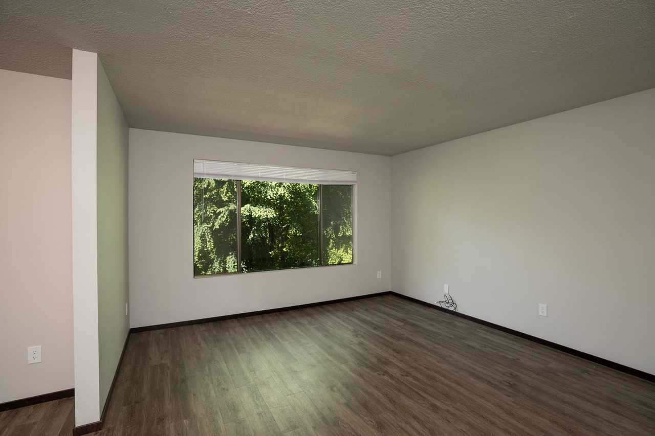 204 Lodean Dr Apt B - Photo 7 of 16