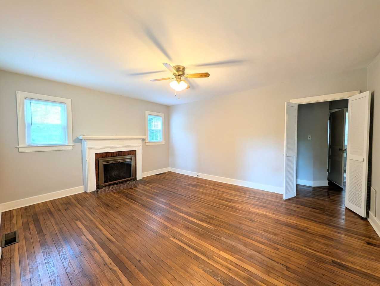 401 Furches St - Photo 4 of 22