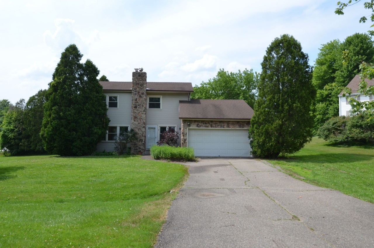 7 Rivendell Dr - Photo 2 of 32