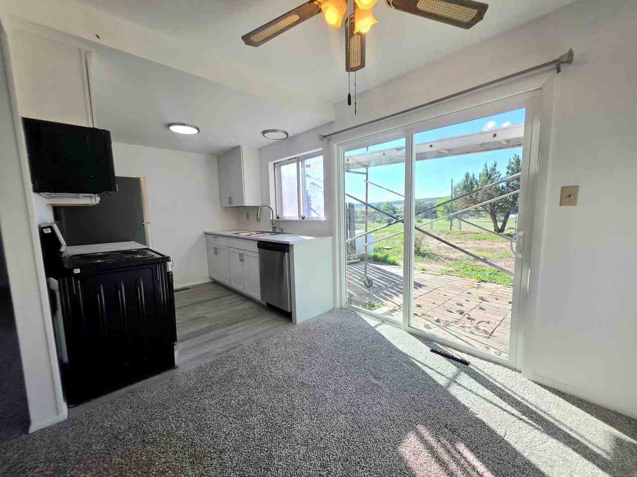 3279 Lunar Dr - Photo 2 of 19