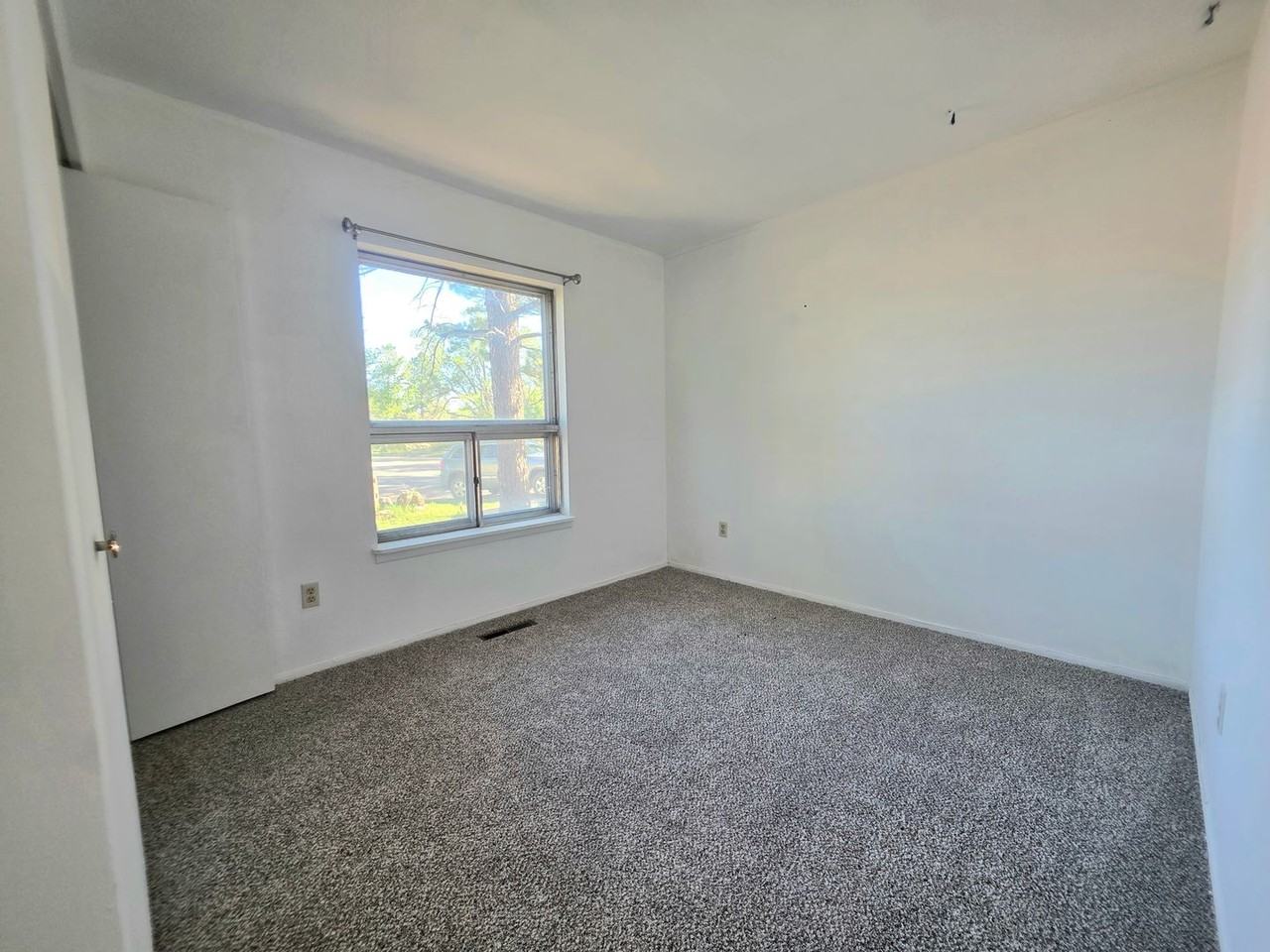 3279 Lunar Dr - Photo 6 of 19