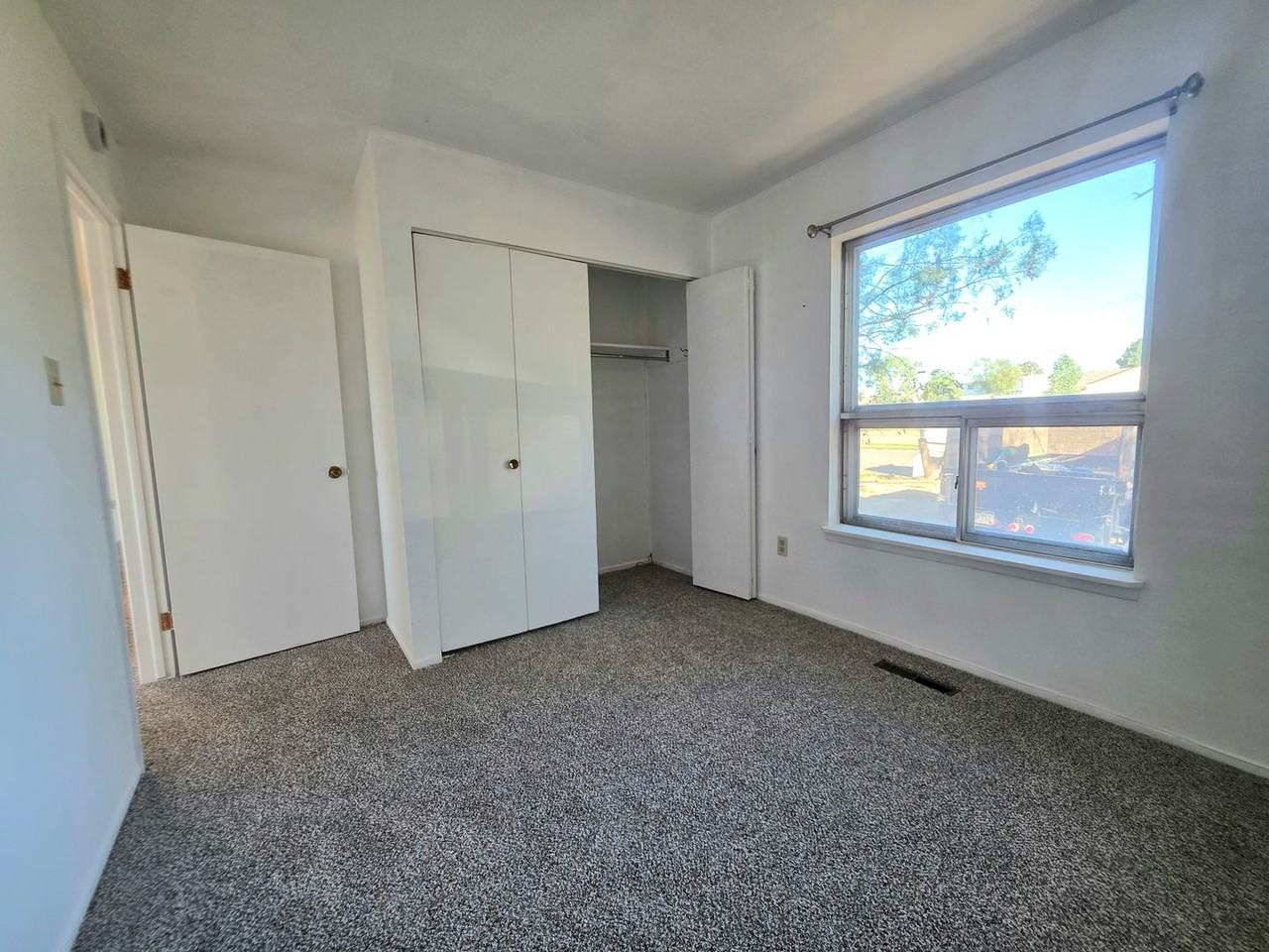 3279 Lunar Dr - Photo 7 of 19