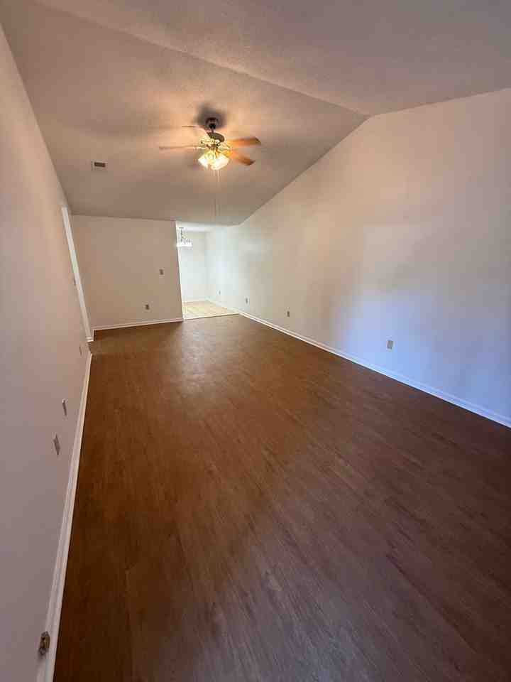 177A Pelham Dr - Photo 3 of 11