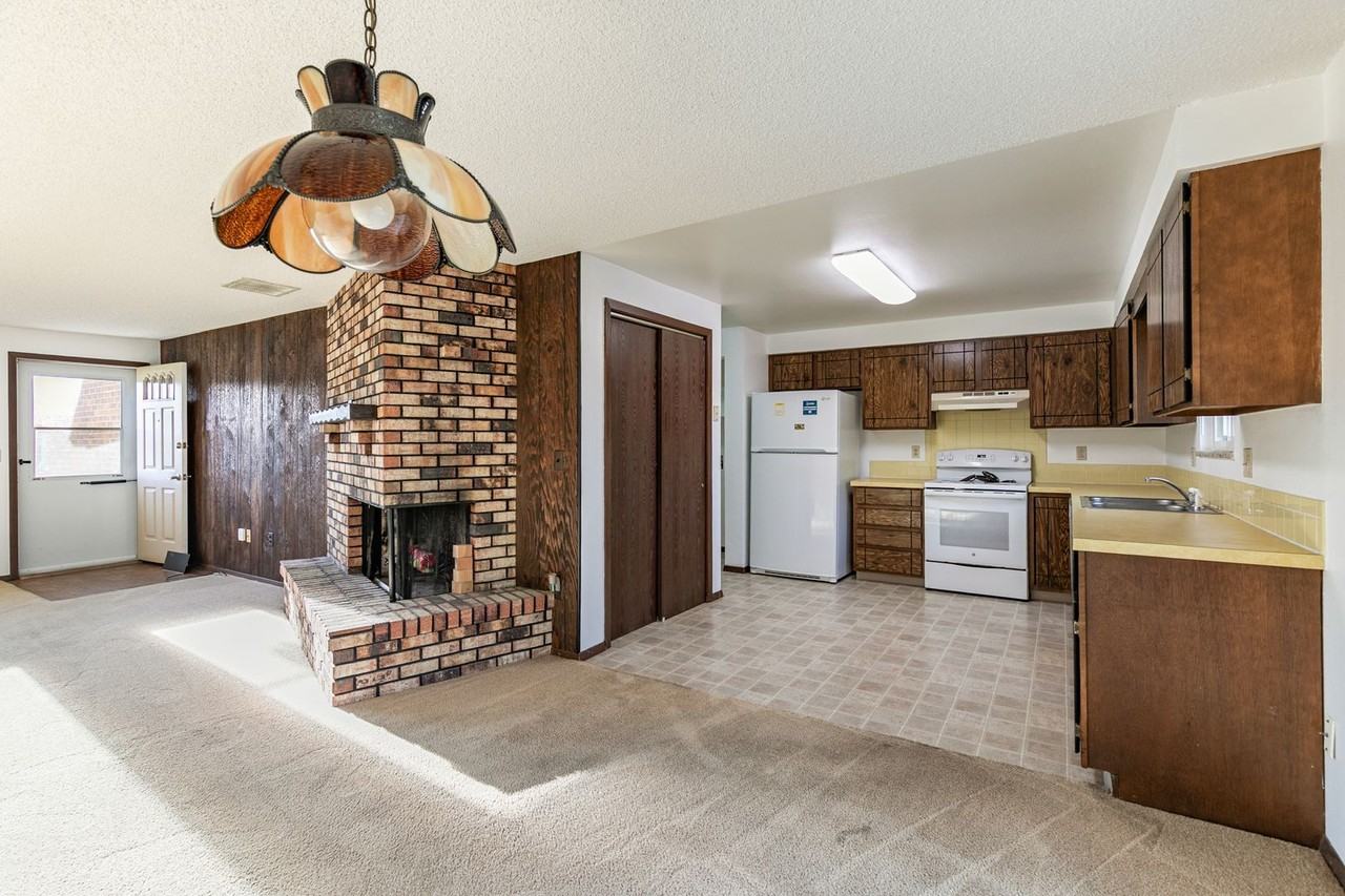 1417 Fleta Ct - Photo 2 of 17