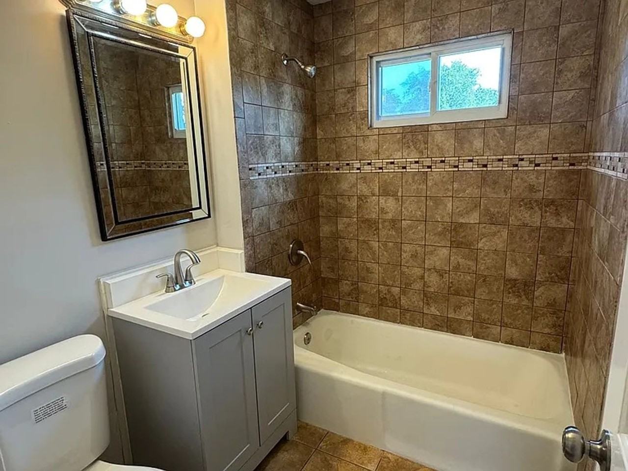238 Mount Vernon St #238 - Photo 4 of 16