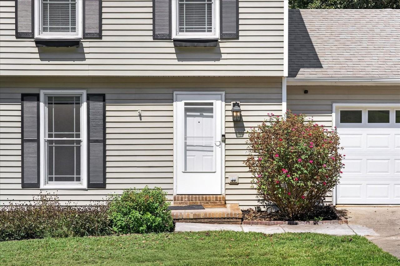 3431 Laurelwood Trl - Photo 4 of 39