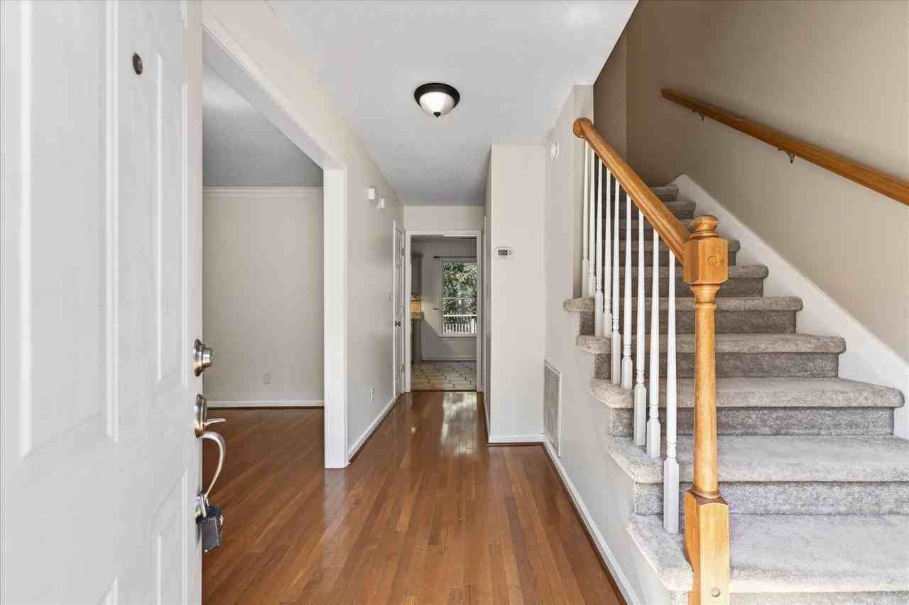 3431 Laurelwood Trl - Photo 5 of 39