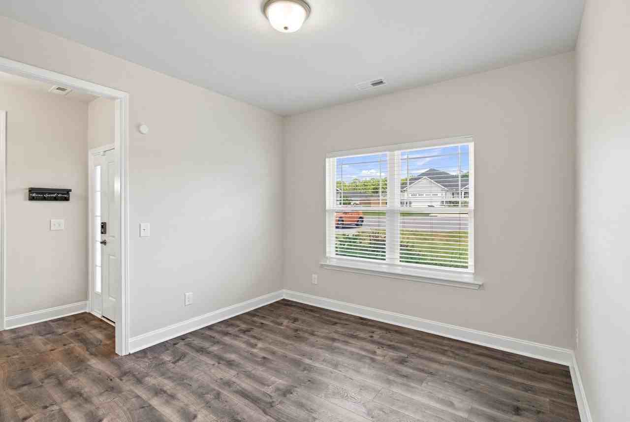 110 Isleworth Ct - Photo 2 of 32