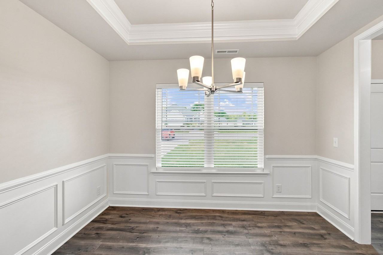 110 Isleworth Ct - Photo 3 of 32