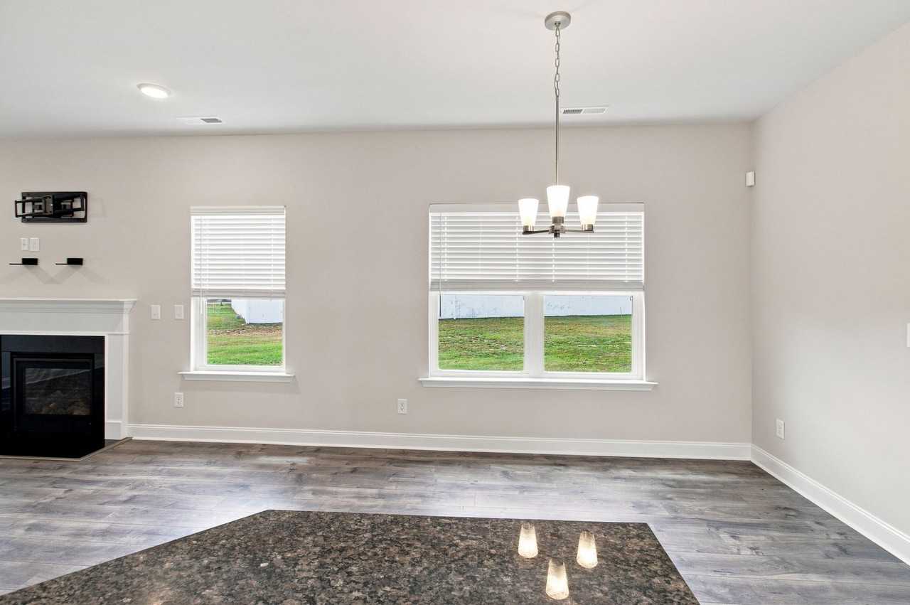 110 Isleworth Ct - Photo 6 of 32