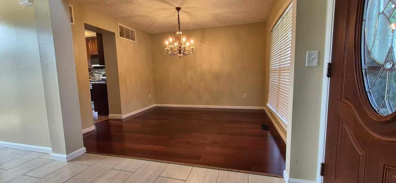 2999 Iowa Ct - Photo 3 of 40