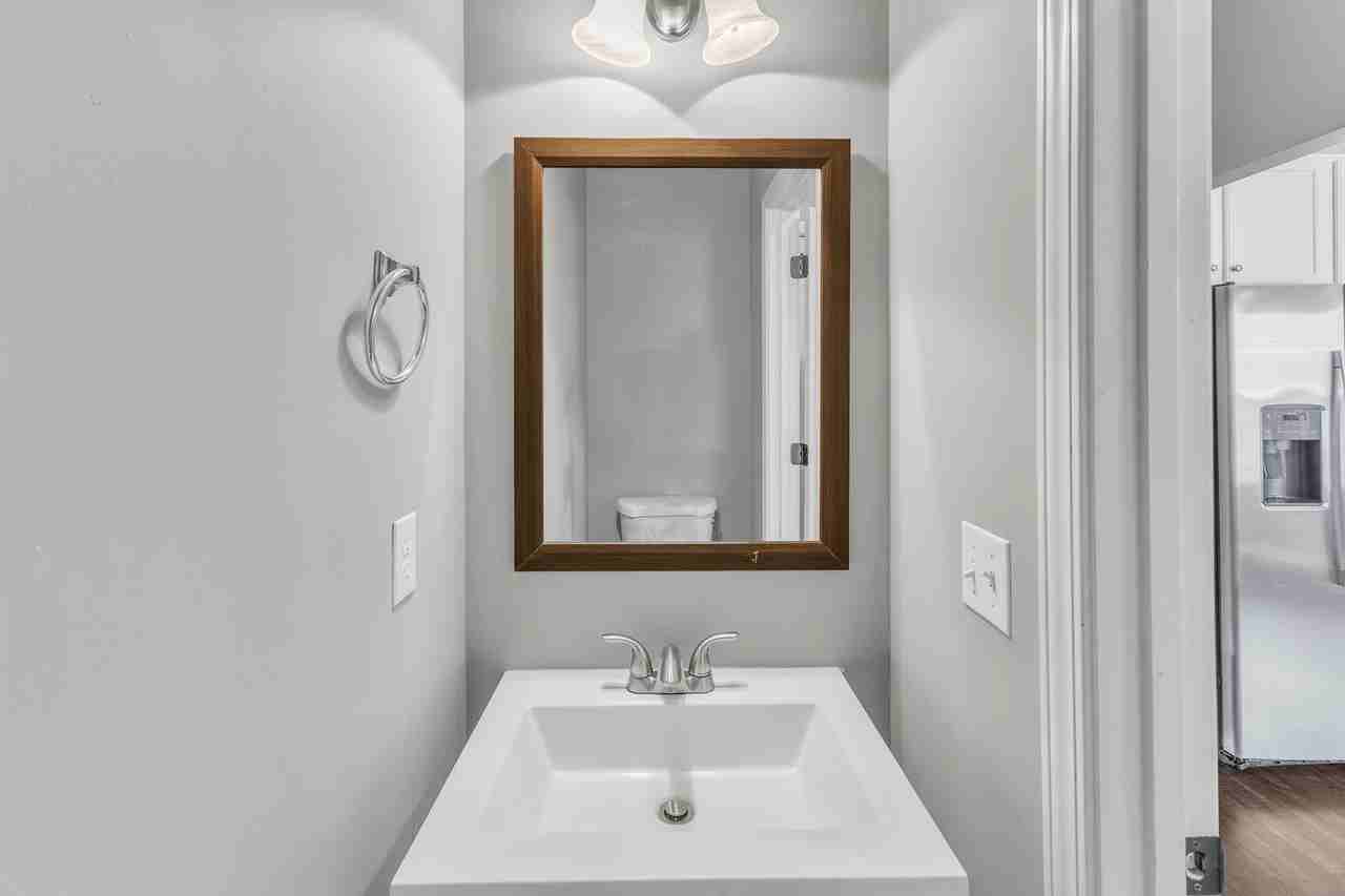 3359 Bridgeville Rd - Photo 7 of 40