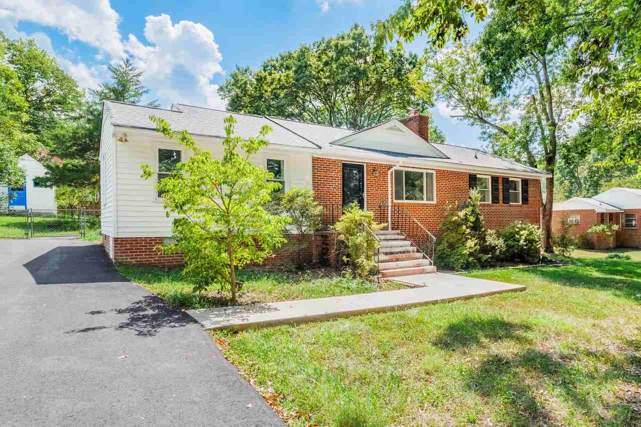 8815 Gem St - Photo 2 of 30