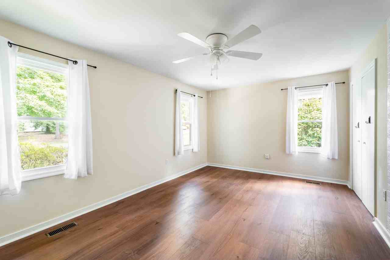 8815 Gem St - Photo 6 of 30