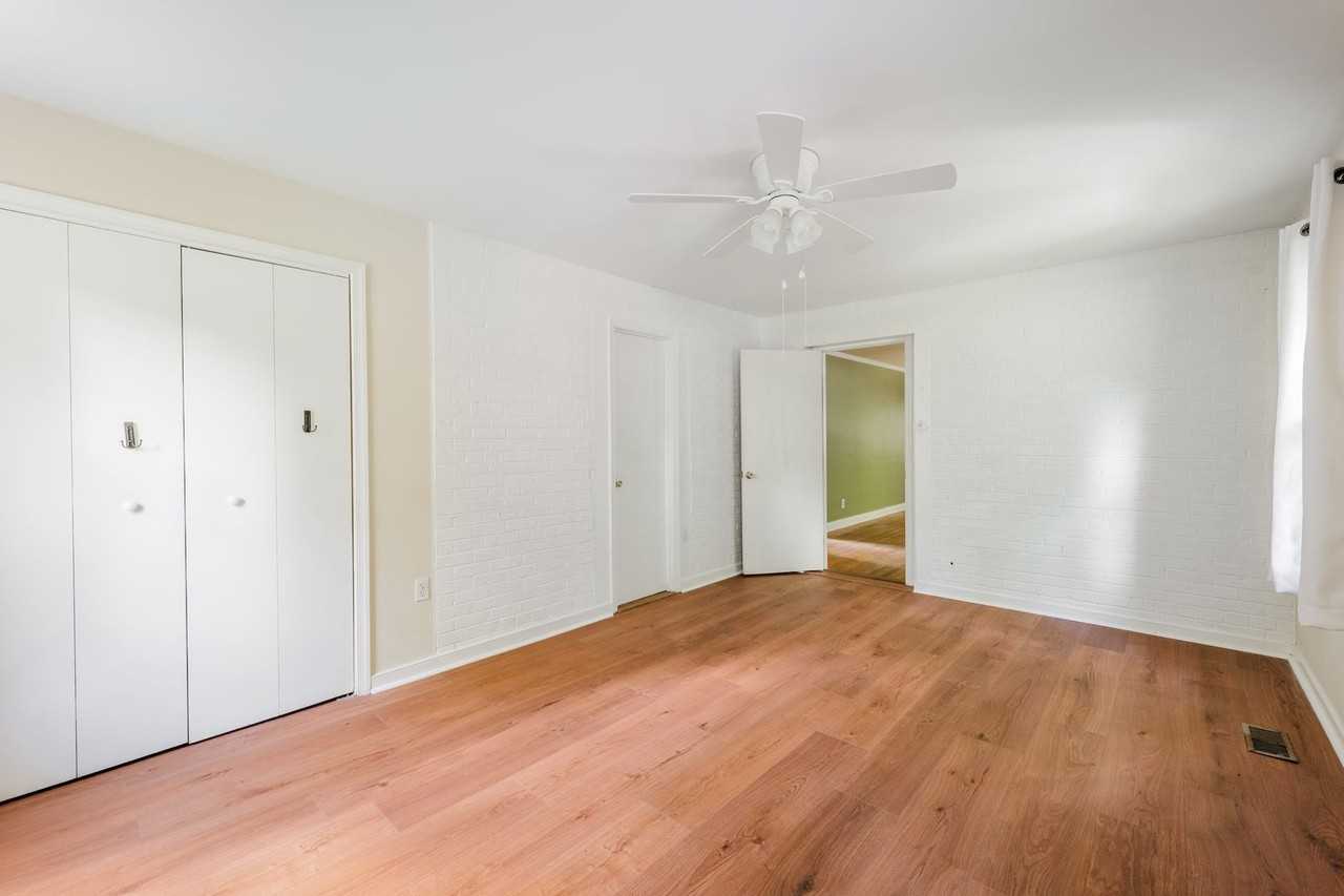 8815 Gem St - Photo 7 of 30