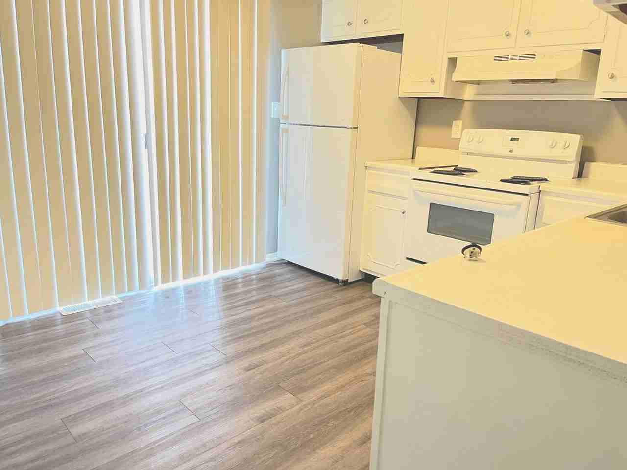 504 FairFax Townhomes / Apartments - Photo 3 of 23