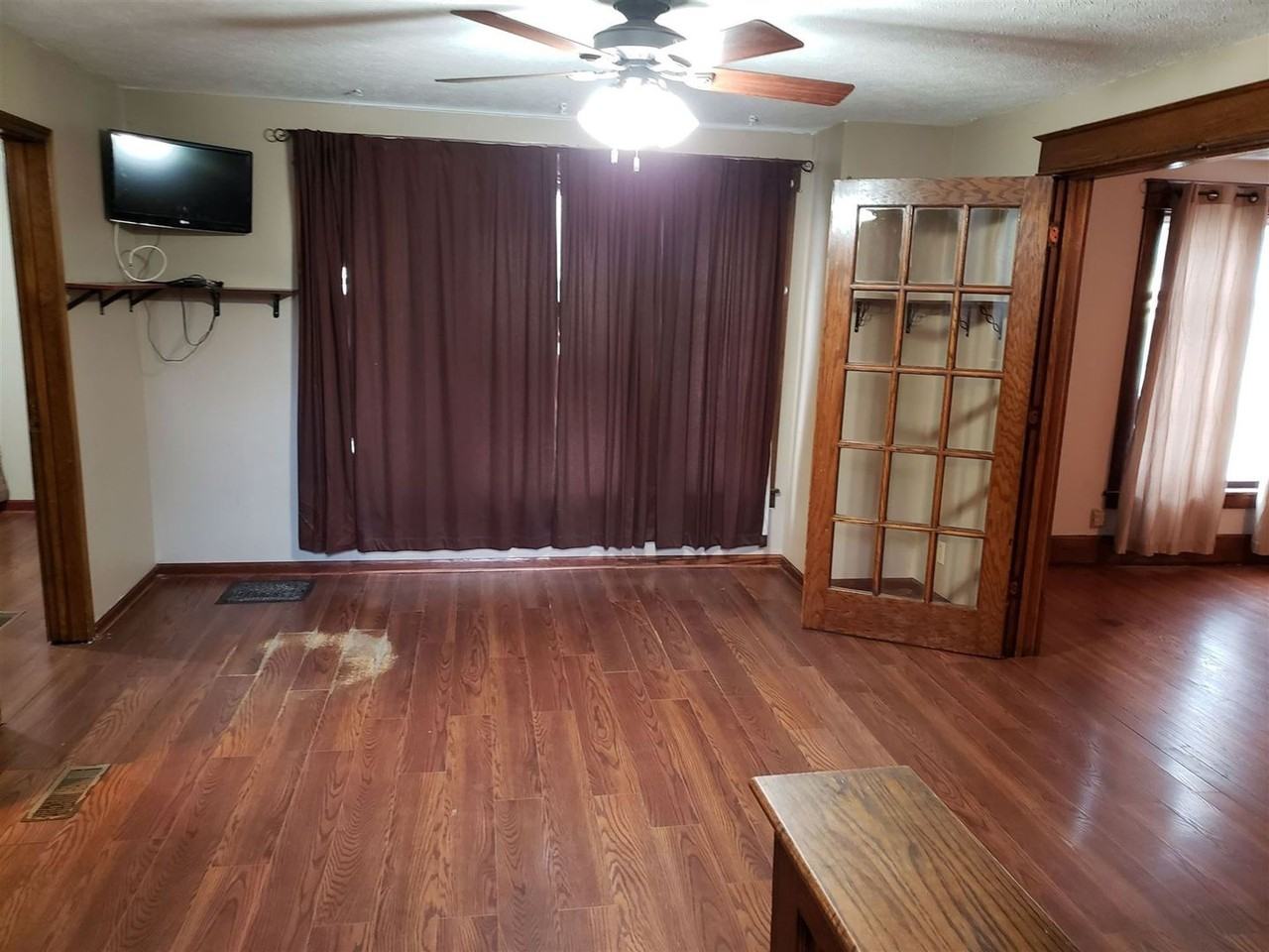 1011 S Armstrong St - Photo 6 of 17