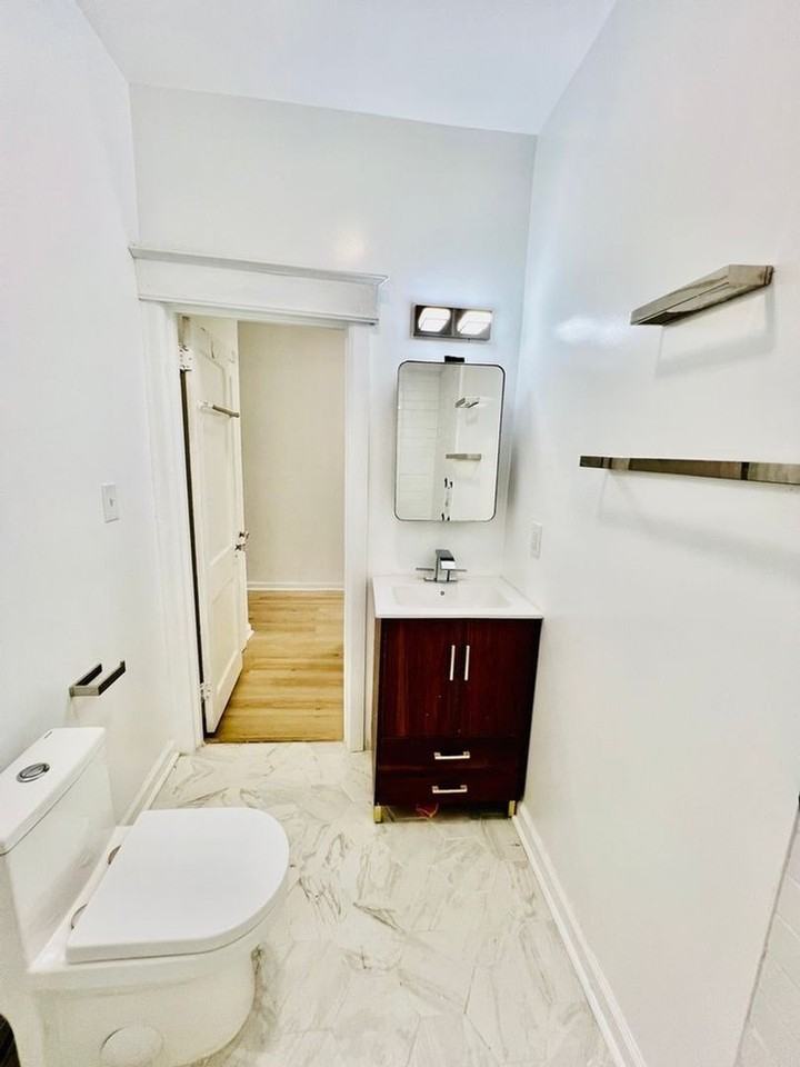 7607 Ogontz Ave - Photo 2 of 11