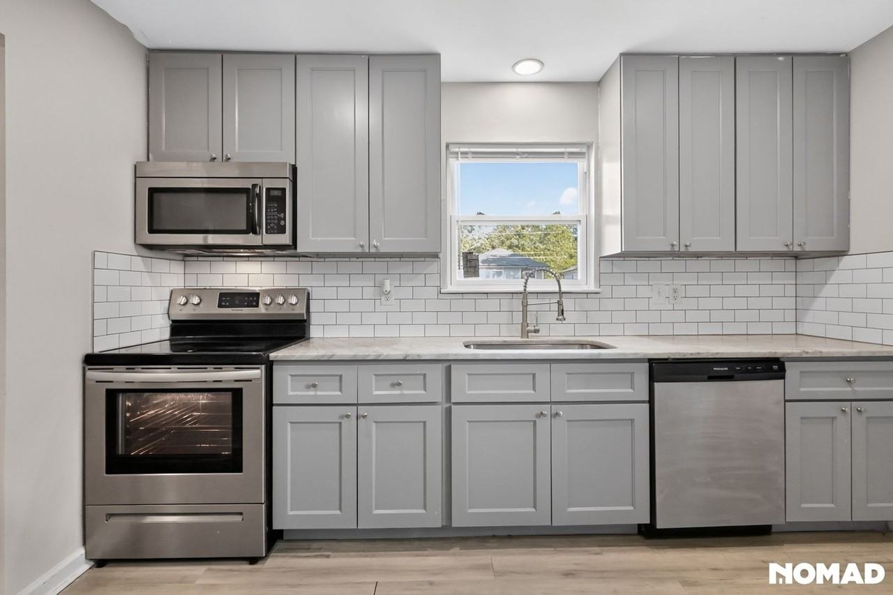 1007 Grant St - Photo 3 of 30