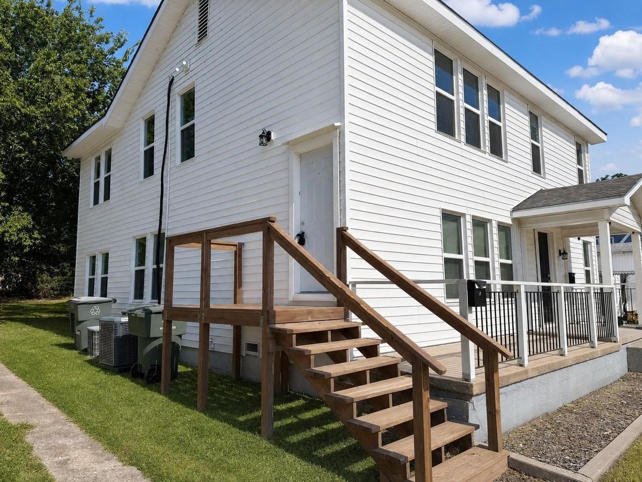 1310 S 21st St #B - Photo 2 of 9