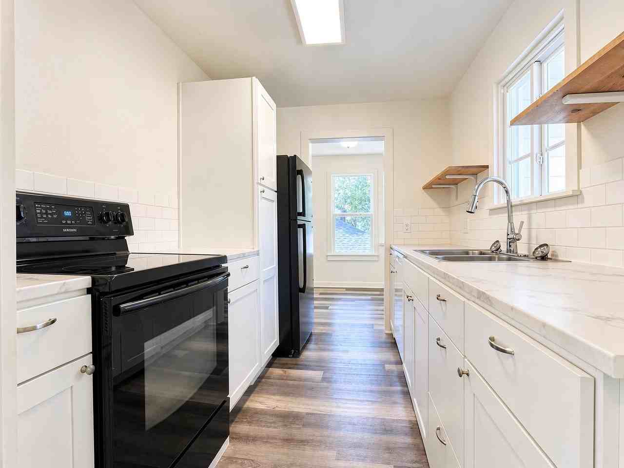 1310 S 21st St #B - Photo 4 of 9