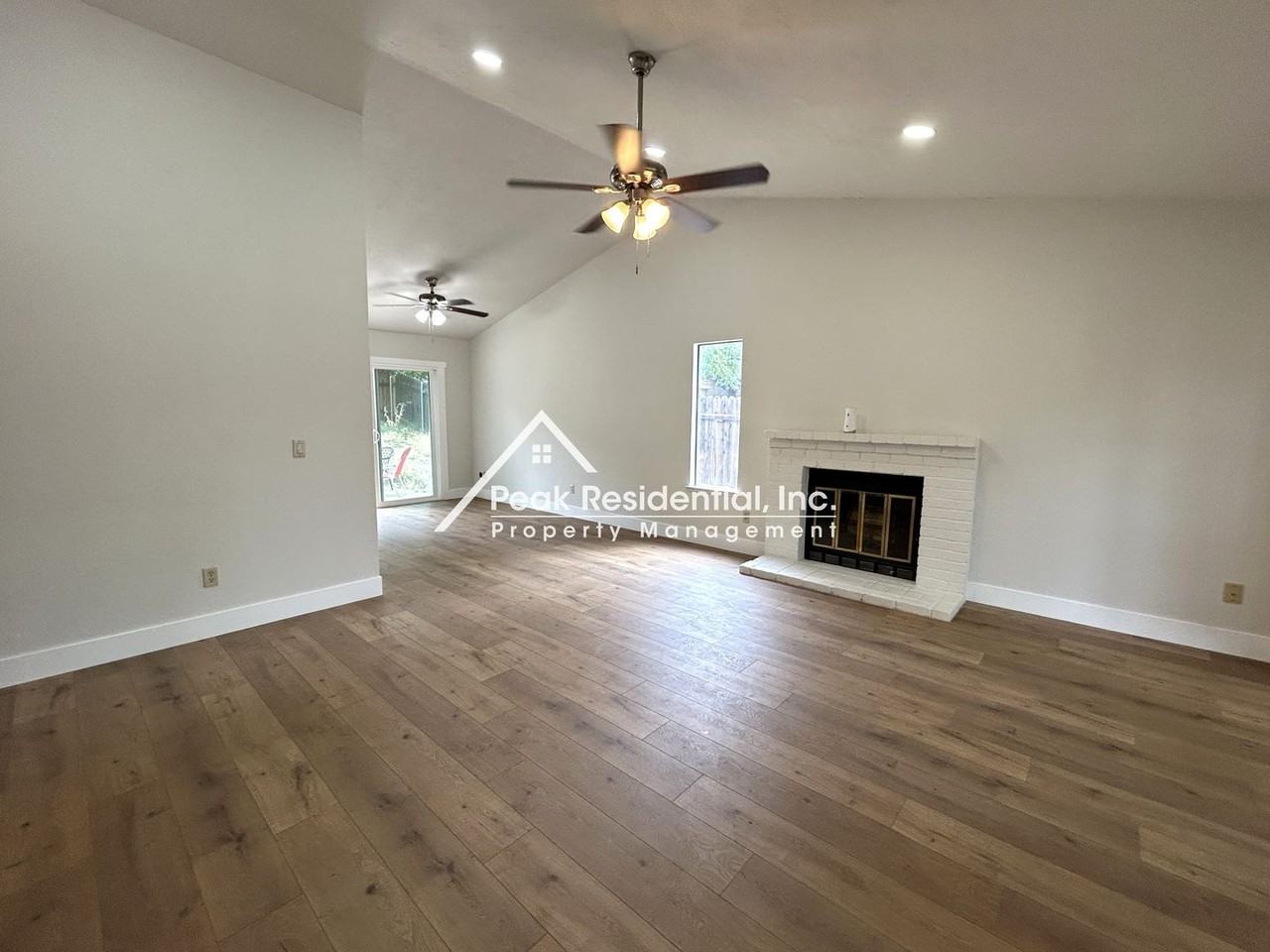 7400 Martignetti Ct - Photo 4 of 29
