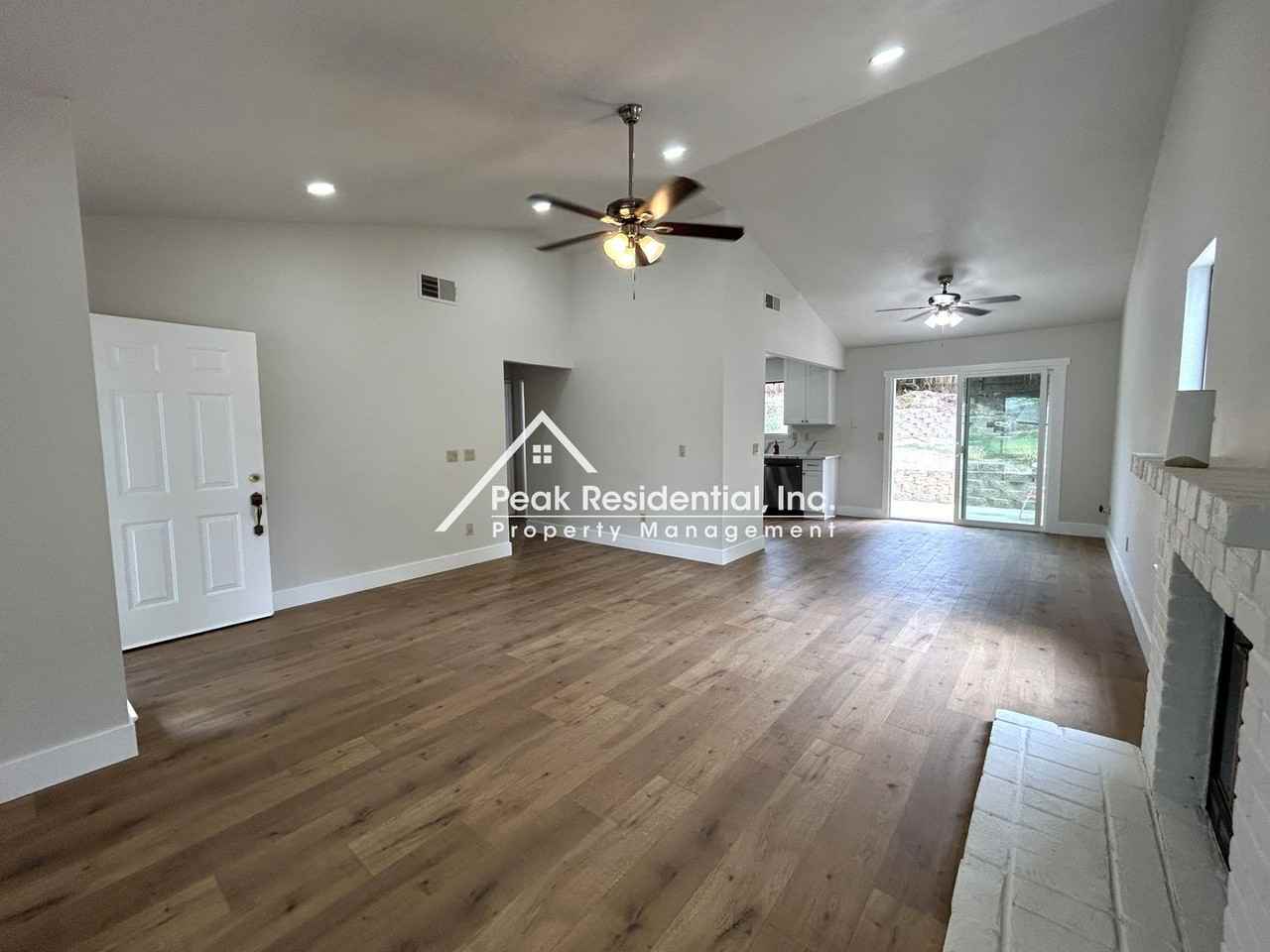 7400 Martignetti Ct - Photo 5 of 29