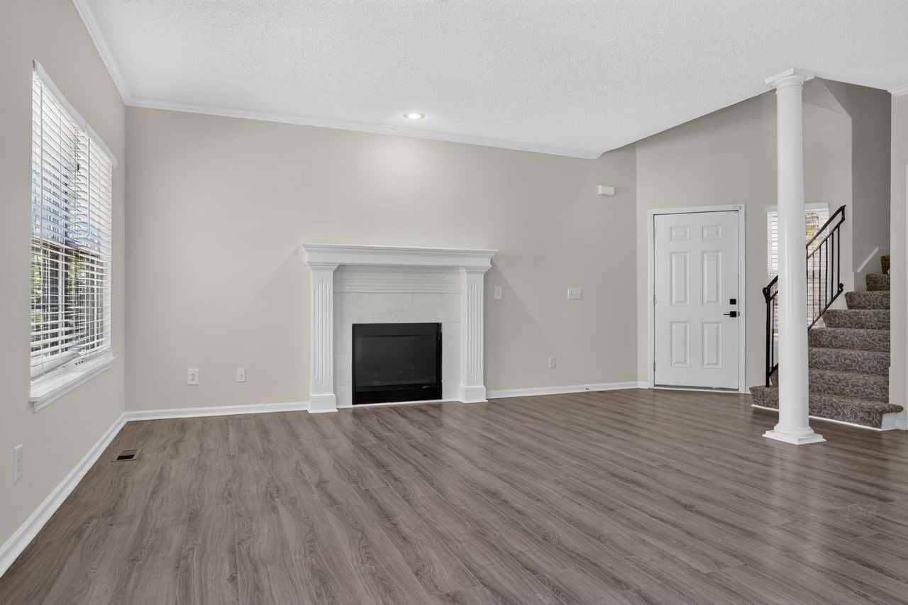 15914 W 91st Ter - Photo 4 of 24