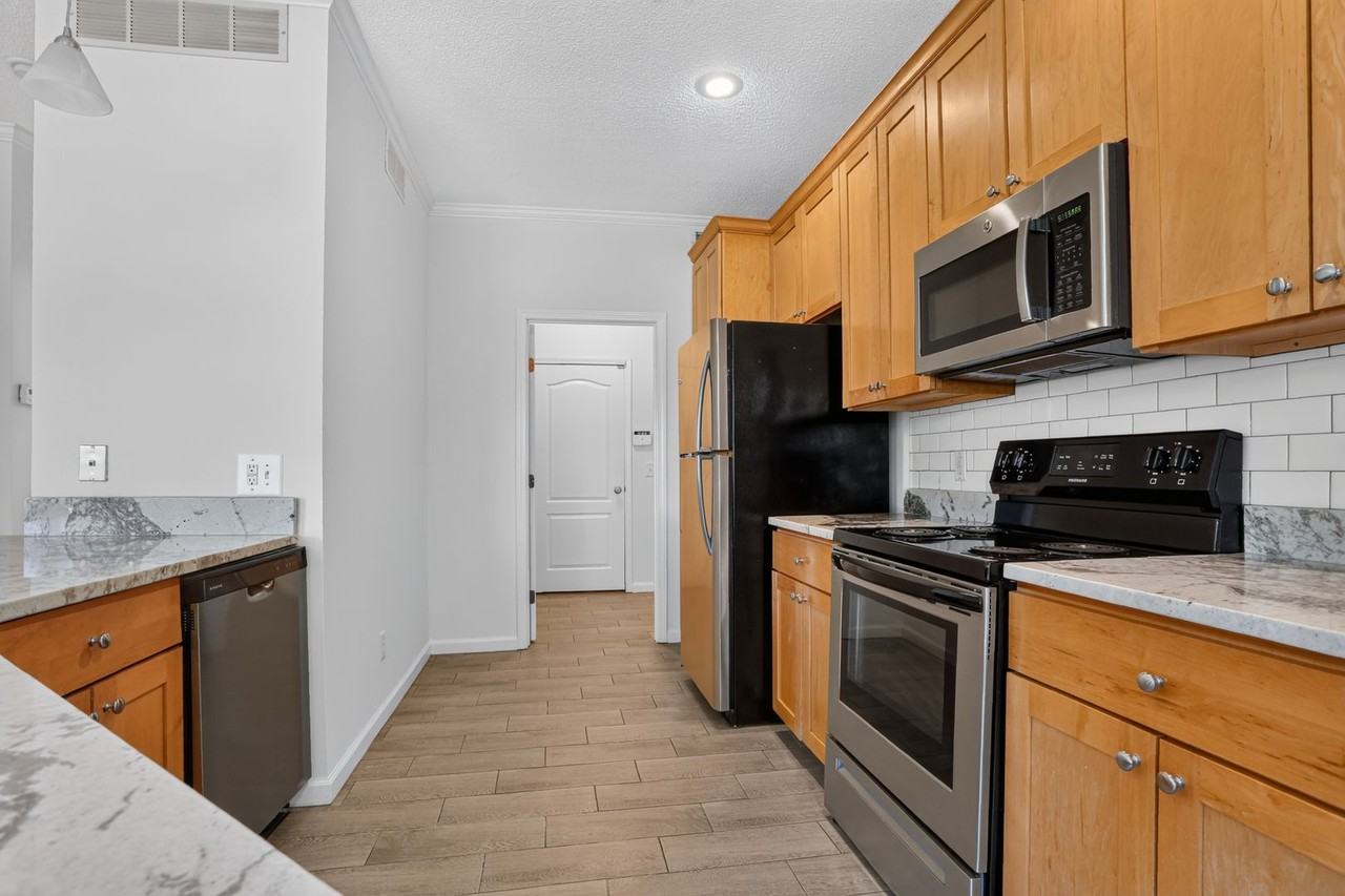 15914 W 91st Ter - Photo 7 of 24