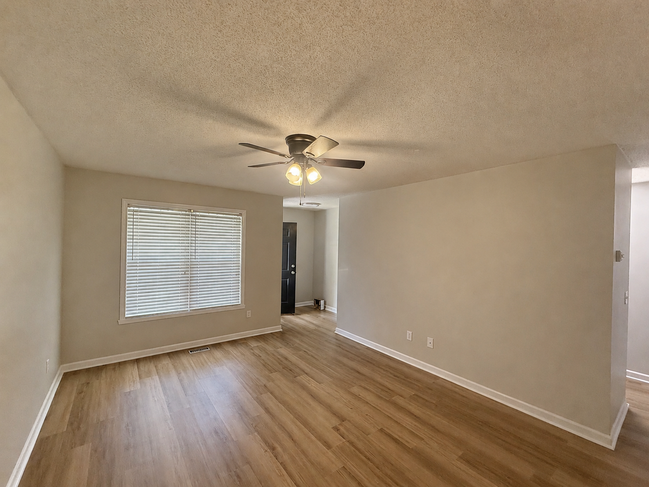 308 E Gilbreath St - Photo 2 of 17