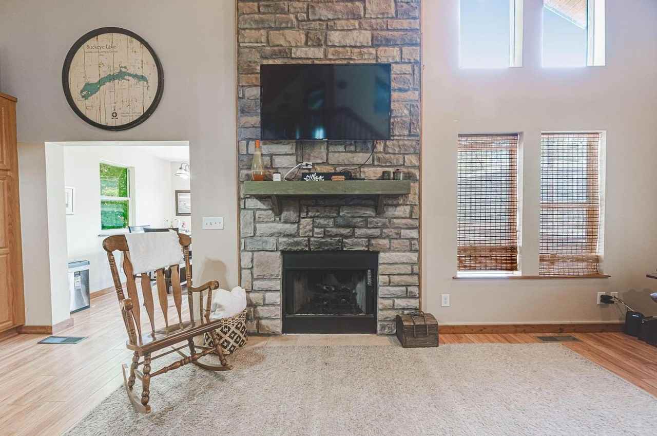 153 Lighthouse Ln - Photo 3 of 18