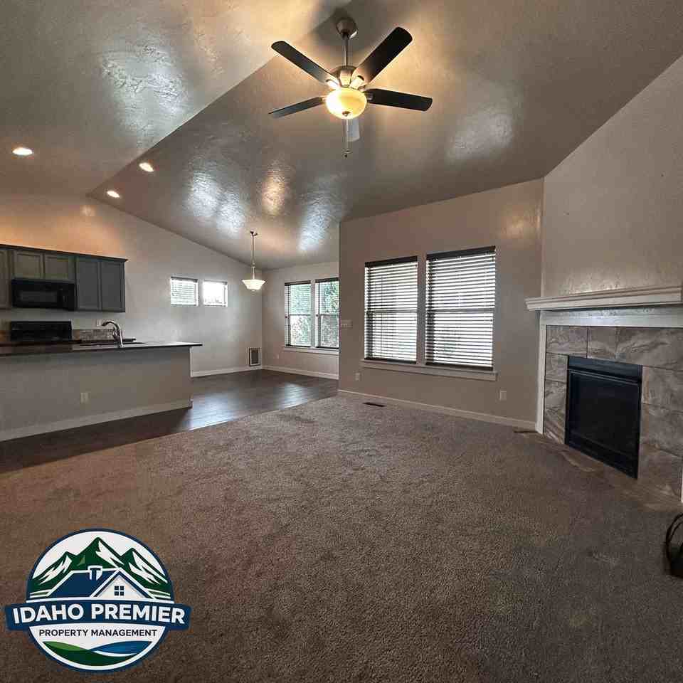1875 W Deserthawk Dr #A - Photo 5 of 24