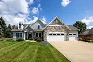 featured image of 2373 Canterbury Ln
