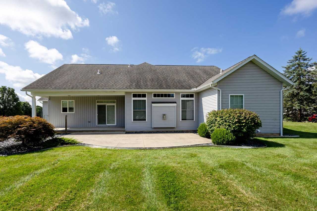 2373 Canterbury Ln - Photo 2 of 29