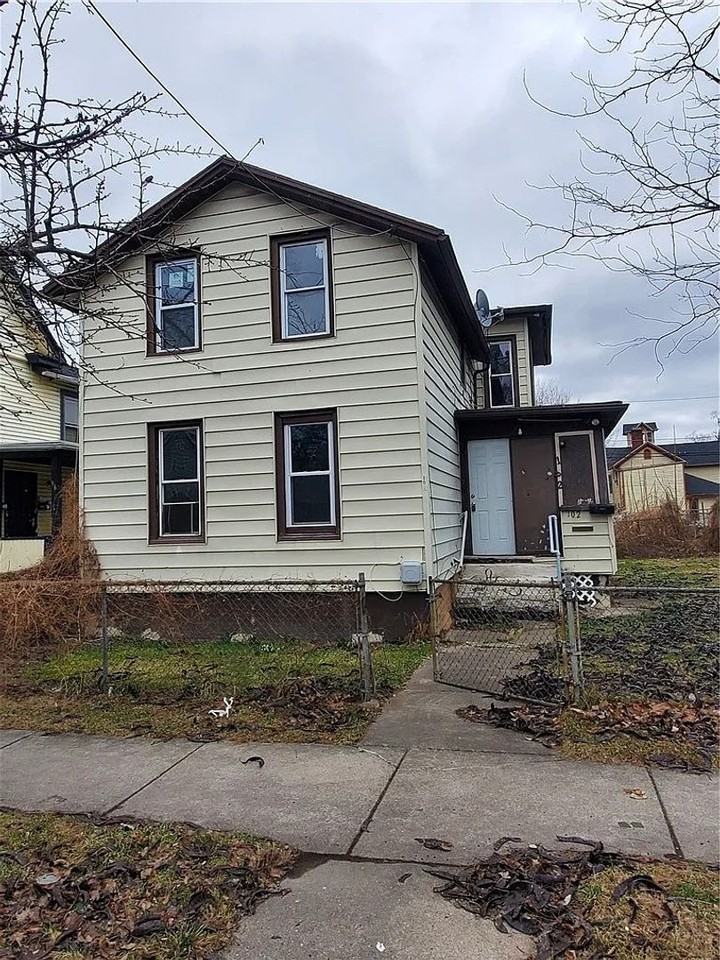 102 Jefferson Ave - Photo 2 of 2