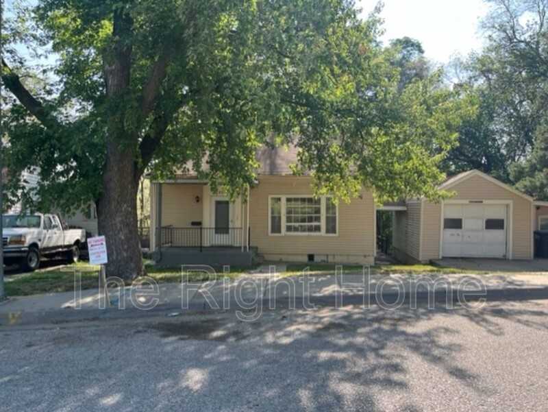 6749 N 34th St - Photo 3 of 15
