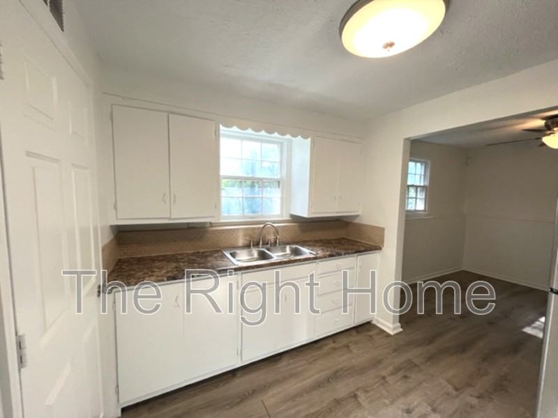 6749 N 34th St - Photo 6 of 15