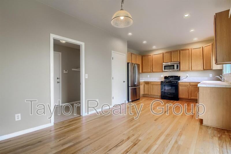 5961 Thistle Ridge Ave - Photo 5 of 16