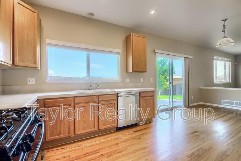 5961 Thistle Ridge Ave - Photo 7 of 16
