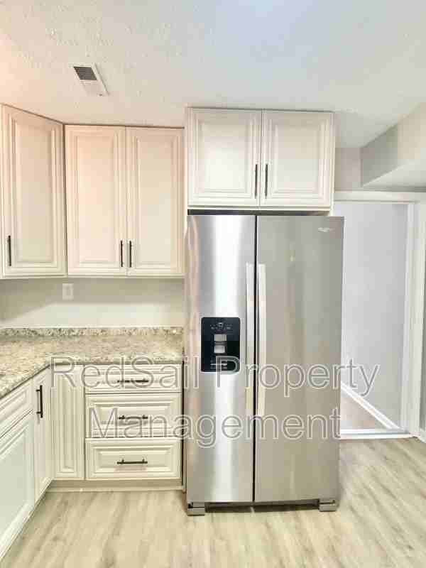 709 Chatsworth Dr - Photo 6 of 22