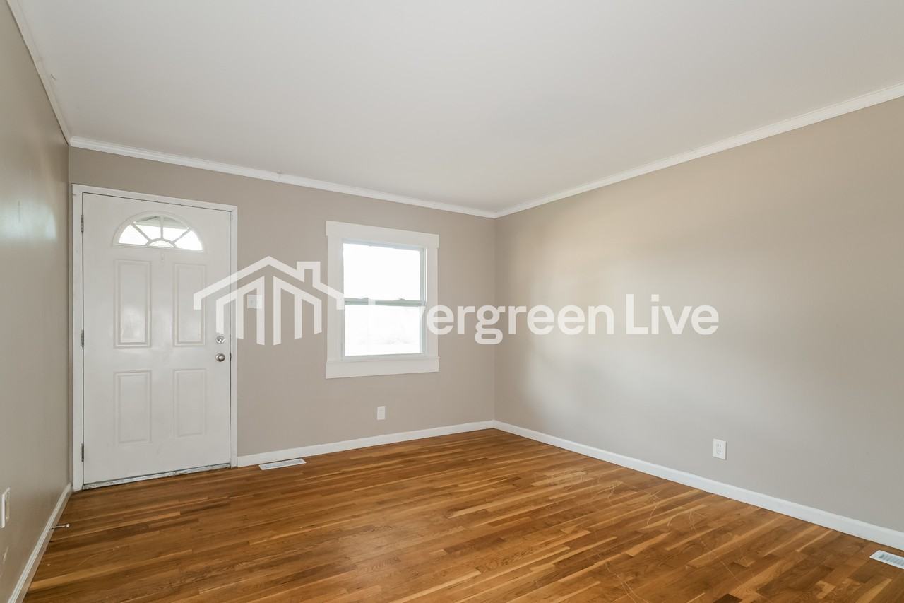 7417 Lynn Grove Ct - Photo 3 of 15