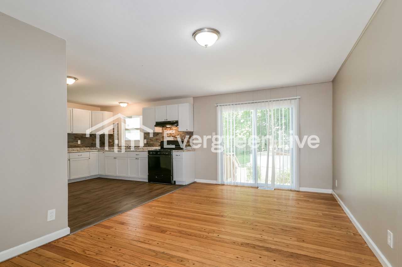 7417 Lynn Grove Ct - Photo 5 of 15