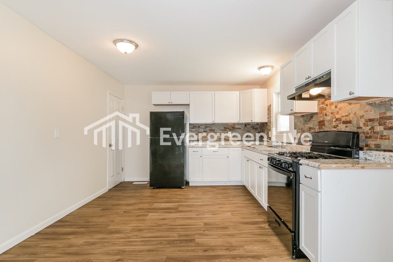 7417 Lynn Grove Ct - Photo 6 of 15