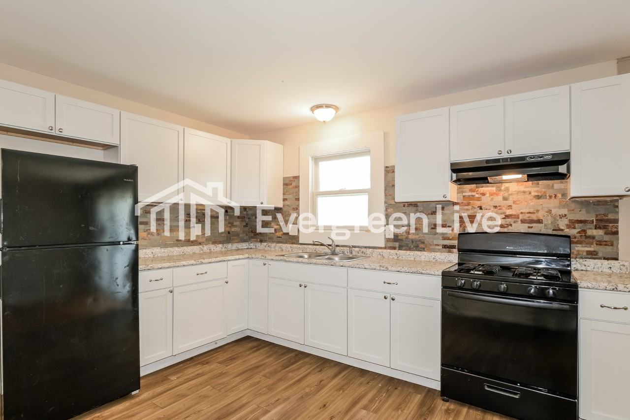 7417 Lynn Grove Ct - Photo 7 of 15